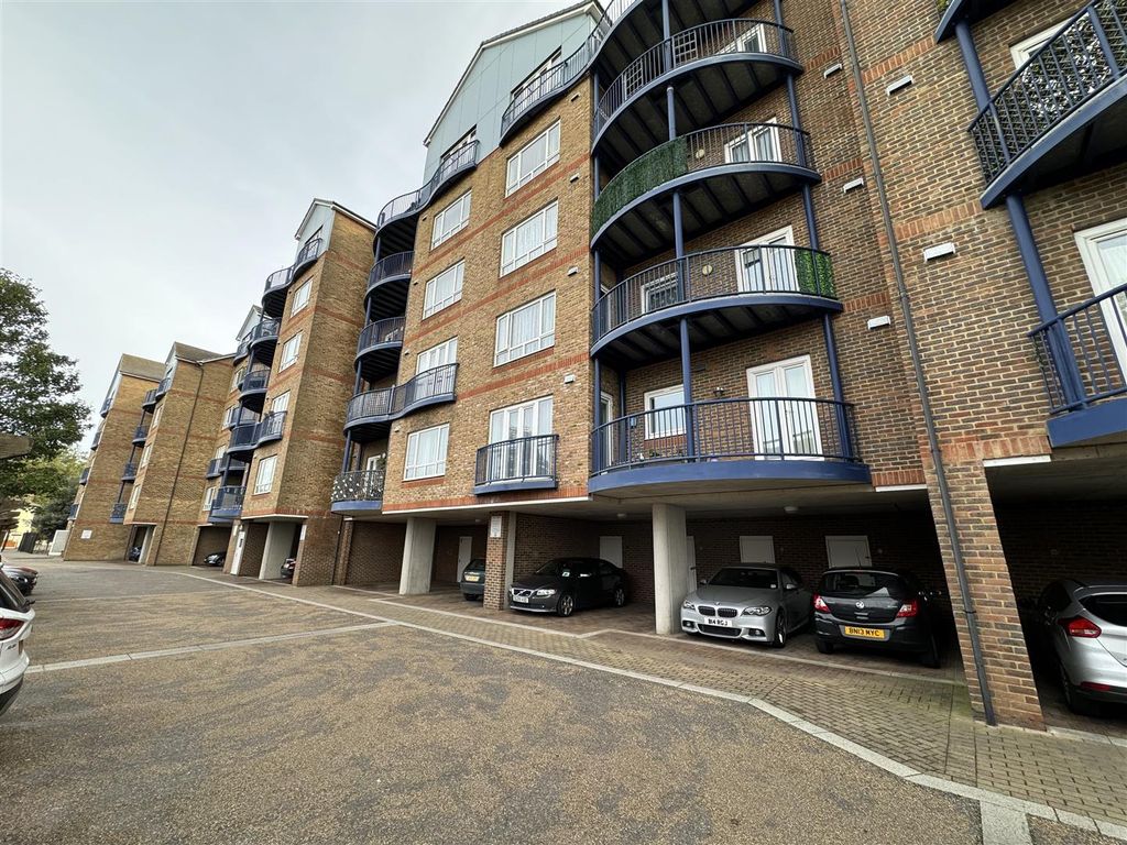 2 bed flat for sale in Anchor Court, Argent Street, Grays RM17, £
