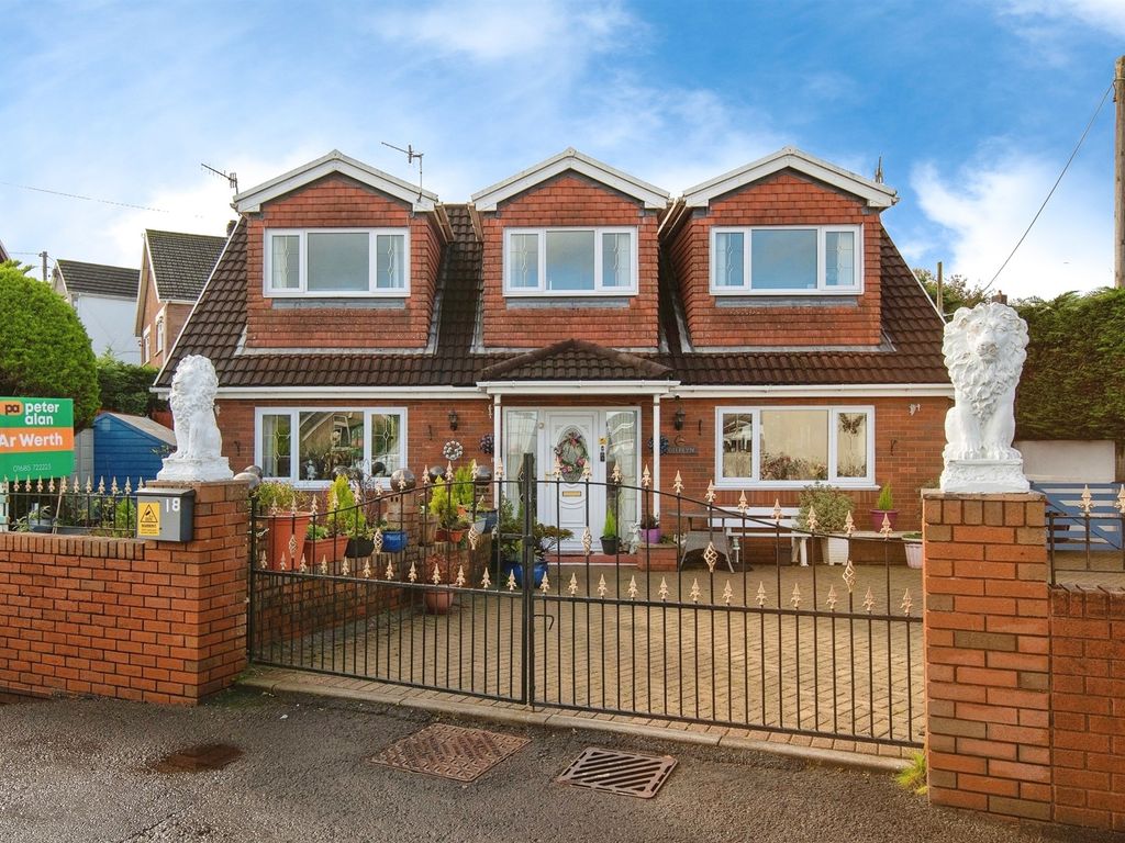 3 bed detached bungalow for sale in Farm Road, Heolgerrig, Merthyr