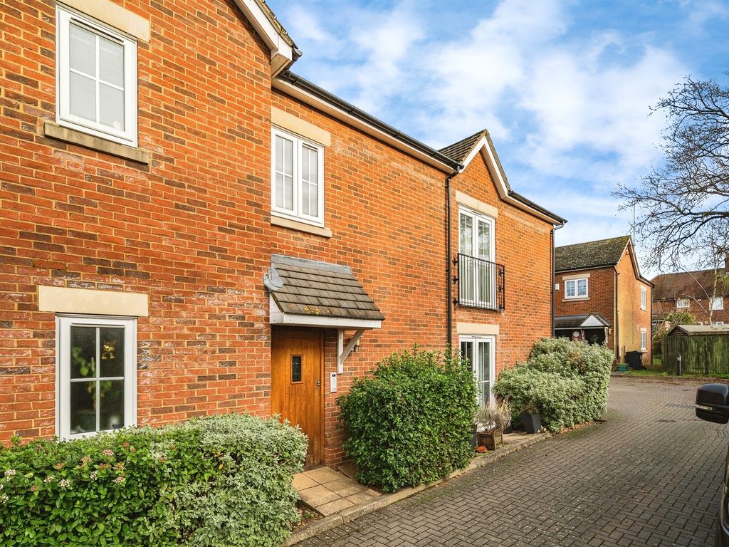 2 bed flat for sale in Olivers Way, Hertford Heath, Hertford SG13, £