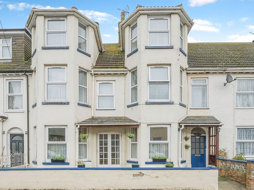 9 bed terraced house for sale in York Road, Great Yarmouth NR30, £
