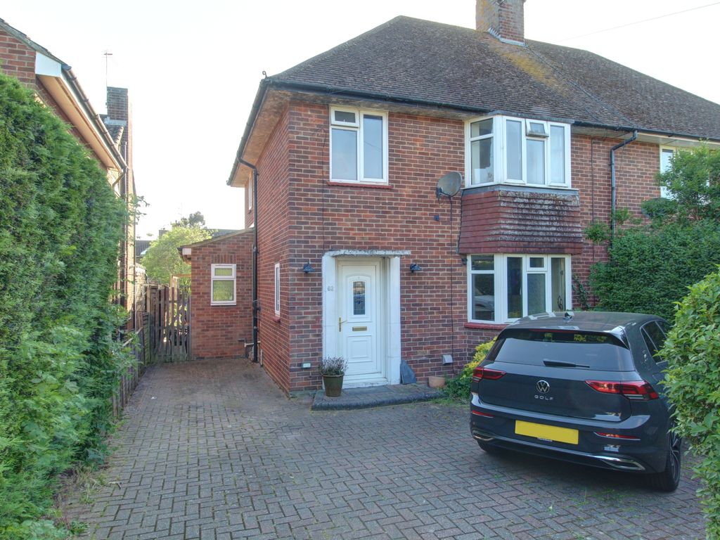 3 bed semidetached house for sale in Limes Avenue, Aylesbury HP21 Zoopla