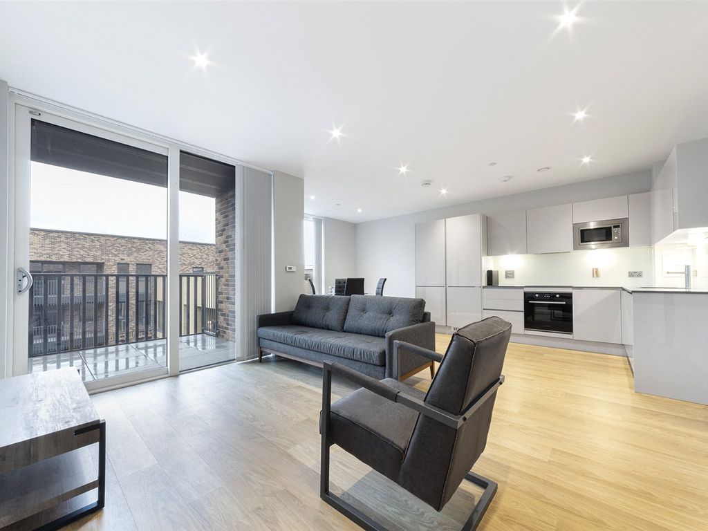 2 bed flat to rent in Orton House, 81 Plough Lane, London SW17, £2,400