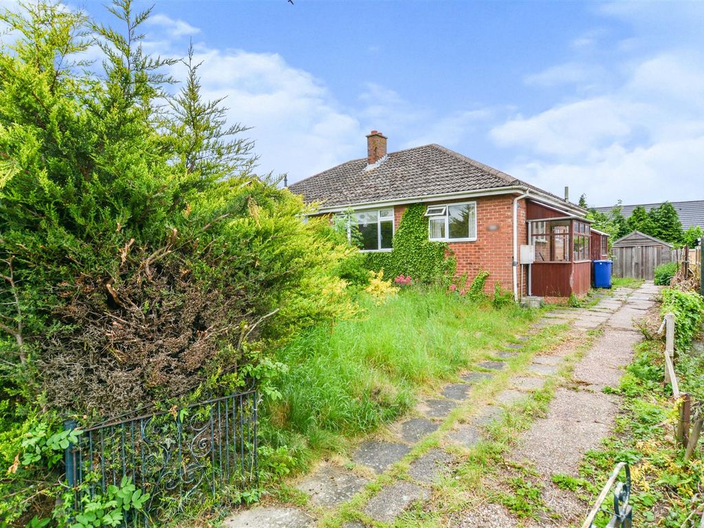 2 bed semidetached bungalow for sale in Colins Walk, Scotter