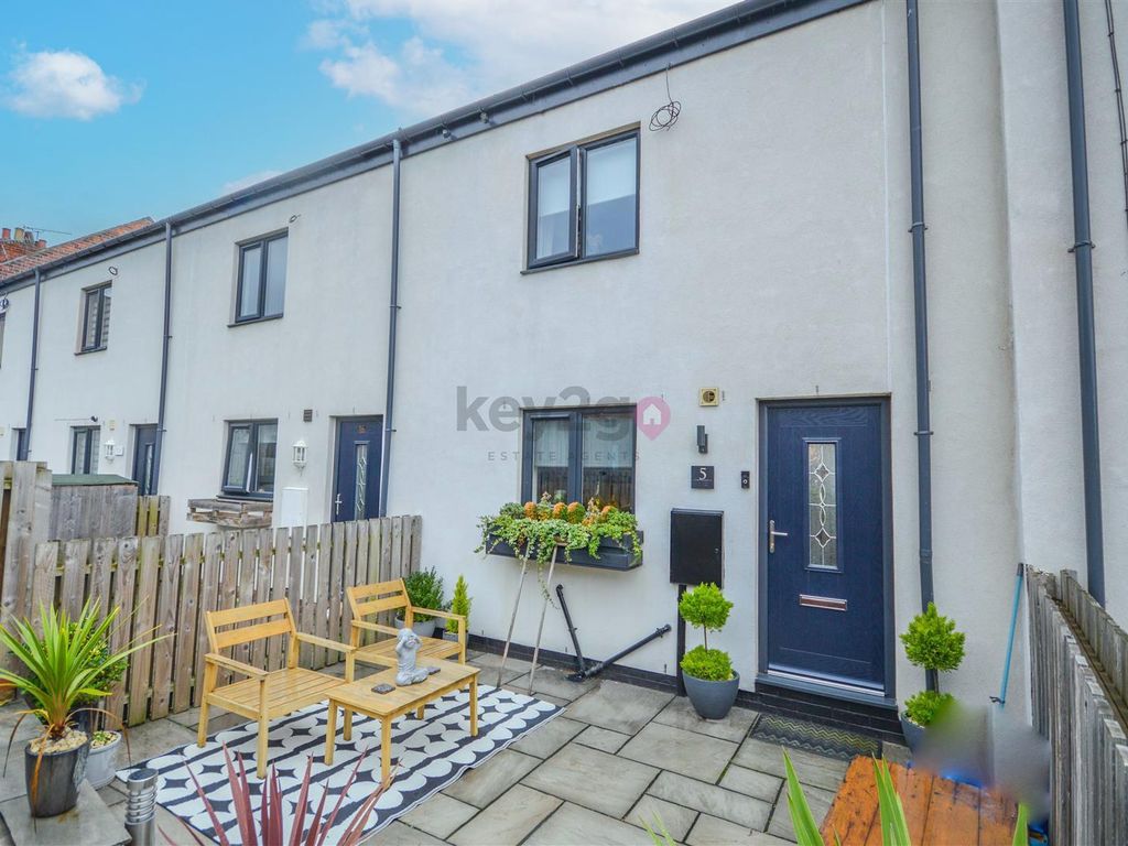 2 bed terraced house for sale in Middlecroft Road, Staveley