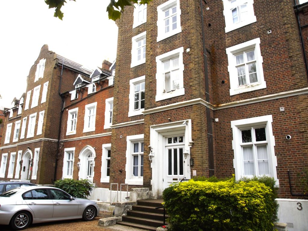 2 bed flat to rent in Upton Park, Slough SL1, £1,300 pcm Zoopla