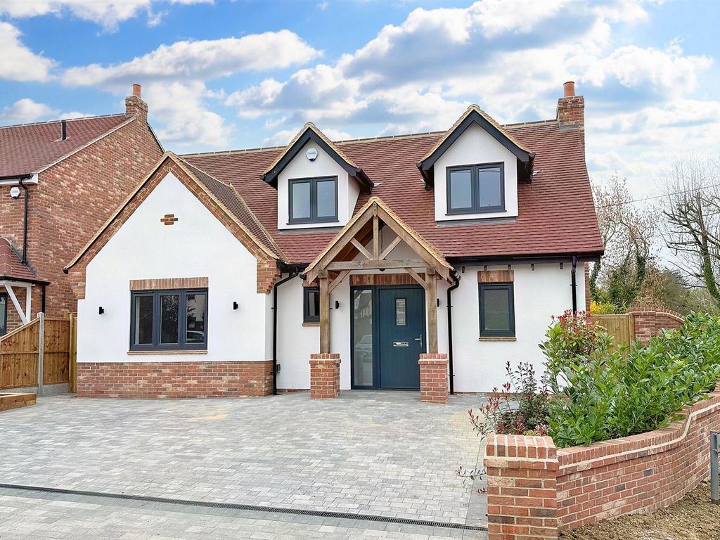 2 bed detached house for sale in Mill Road, Stock, Ingatestone CM4 Zoopla
