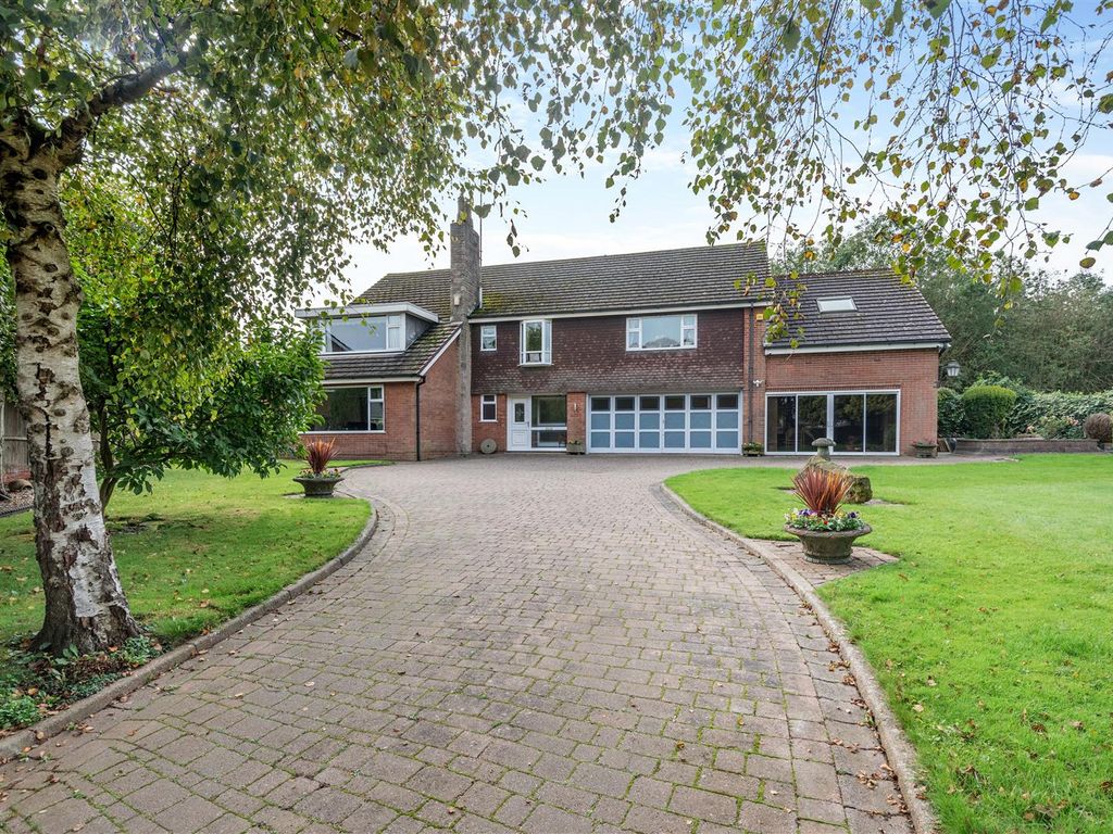 4 bed detached house for sale in Lawford House, Field Place, KirkbyIn