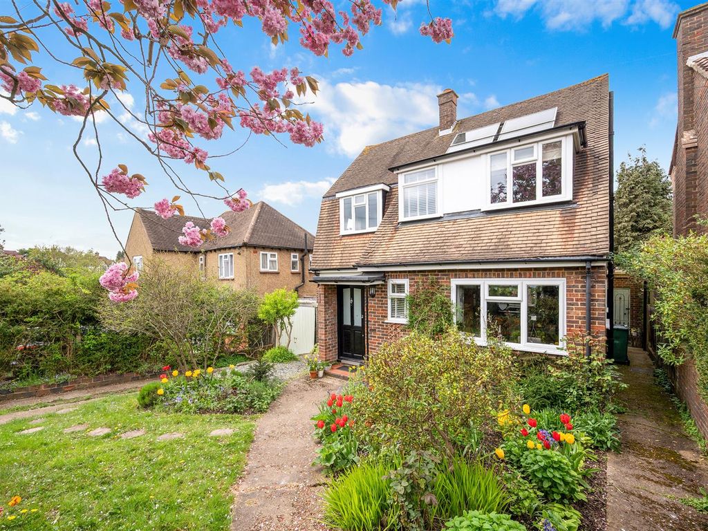 4 bed detached house for sale in Great Tattenhams, Epsom KT18 Zoopla
