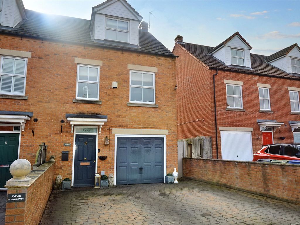 3 bed semidetached house for sale in Pasture View, Sherburn In Elmet