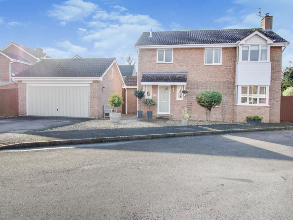 4 bed detached house for sale in Cornflower Road, Haydon Wick, Swindon