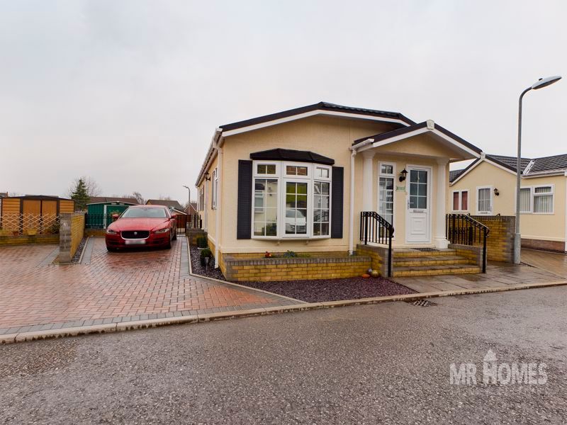 2 bed mobile/park home for sale in Winston Avenue, Culverhouse Cross