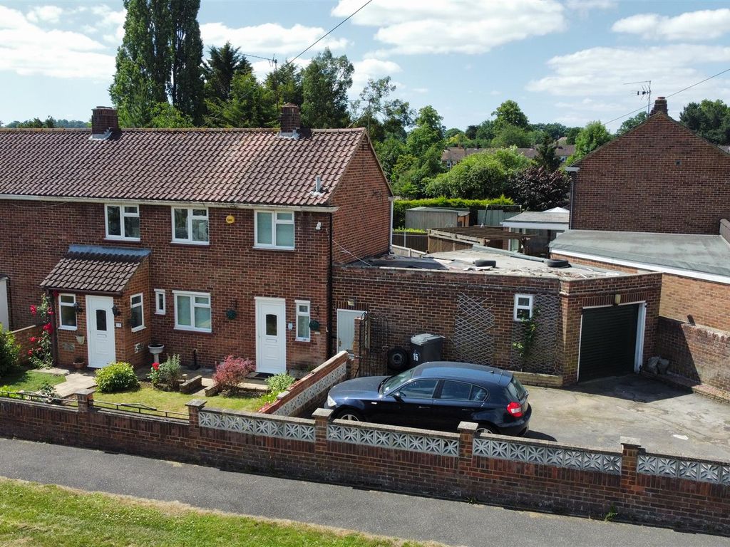 3 bed end terrace house for sale in Duncroft, Windsor SL4 Zoopla