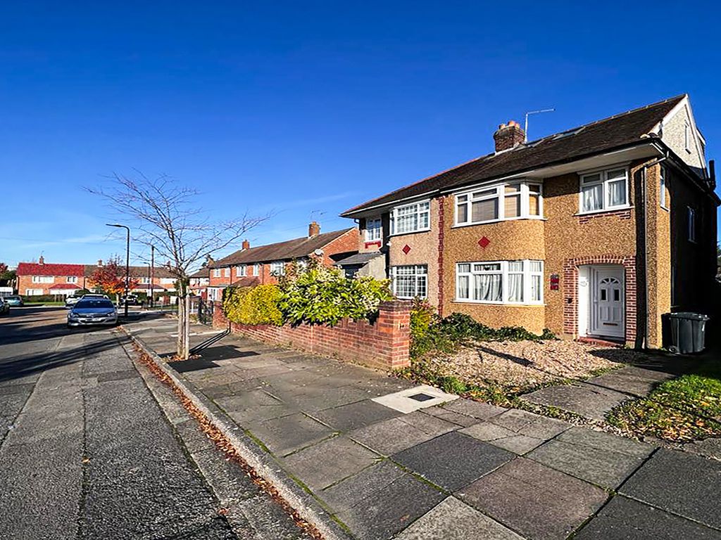 4 bed semidetached house for sale in Wilsmere Drive, Northolt UB5, £