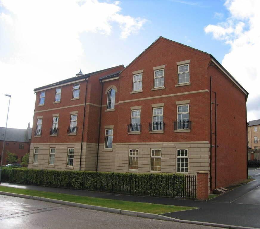 2 bed flat to rent in New Village Way, Morley, Leeds, West Yorkshire