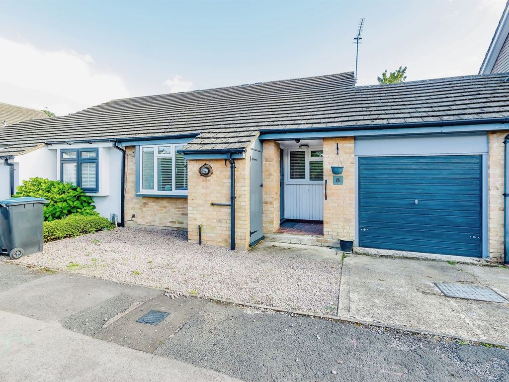 2 bed semidetached bungalow for sale in St. Agnes Road, East Grinstead