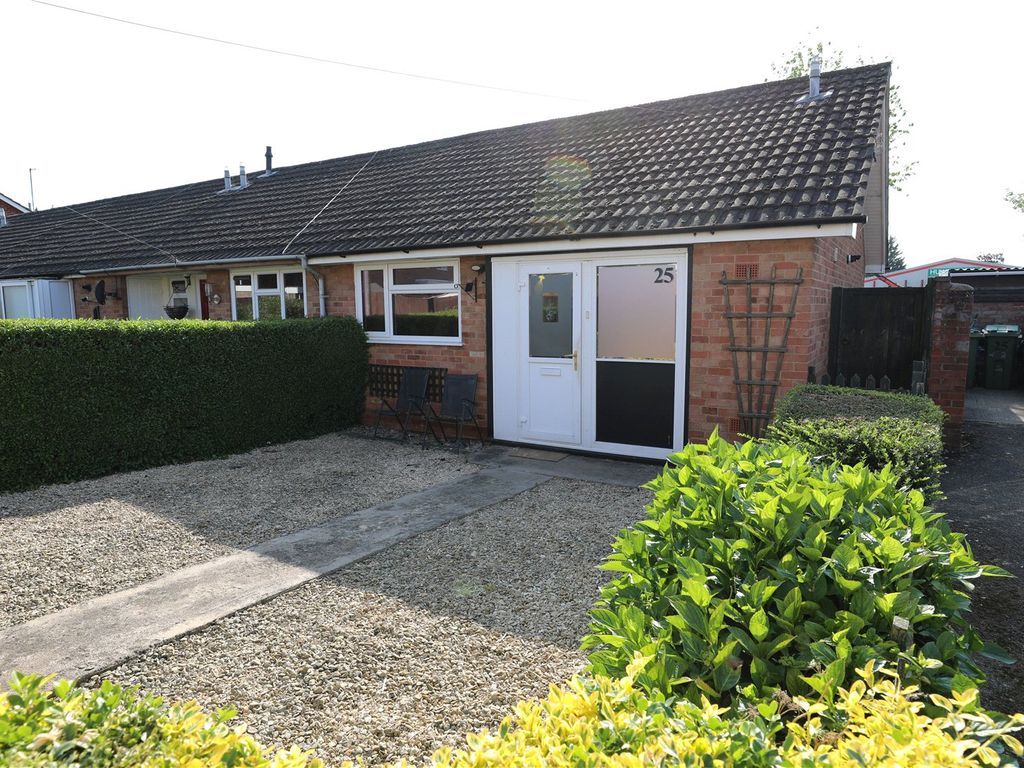 1 bed bungalow for sale in Stanwick Drive, Wymans Brook, Cheltenham