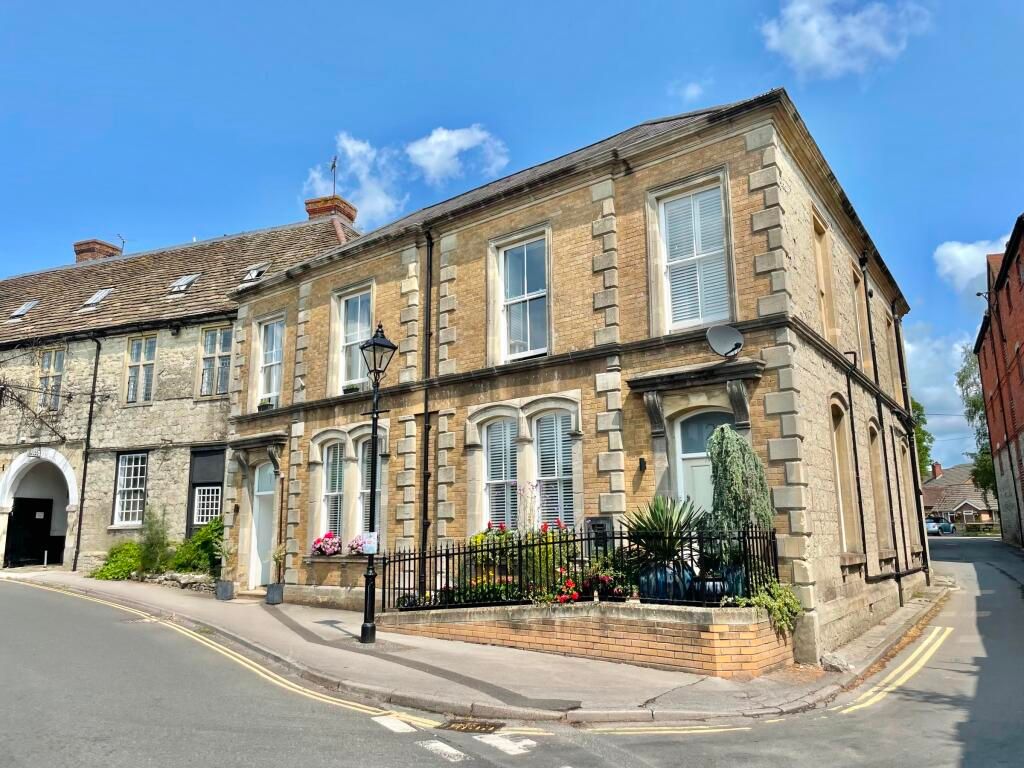 2 bed flat for sale in Castle Street, Warminster BA12 Zoopla