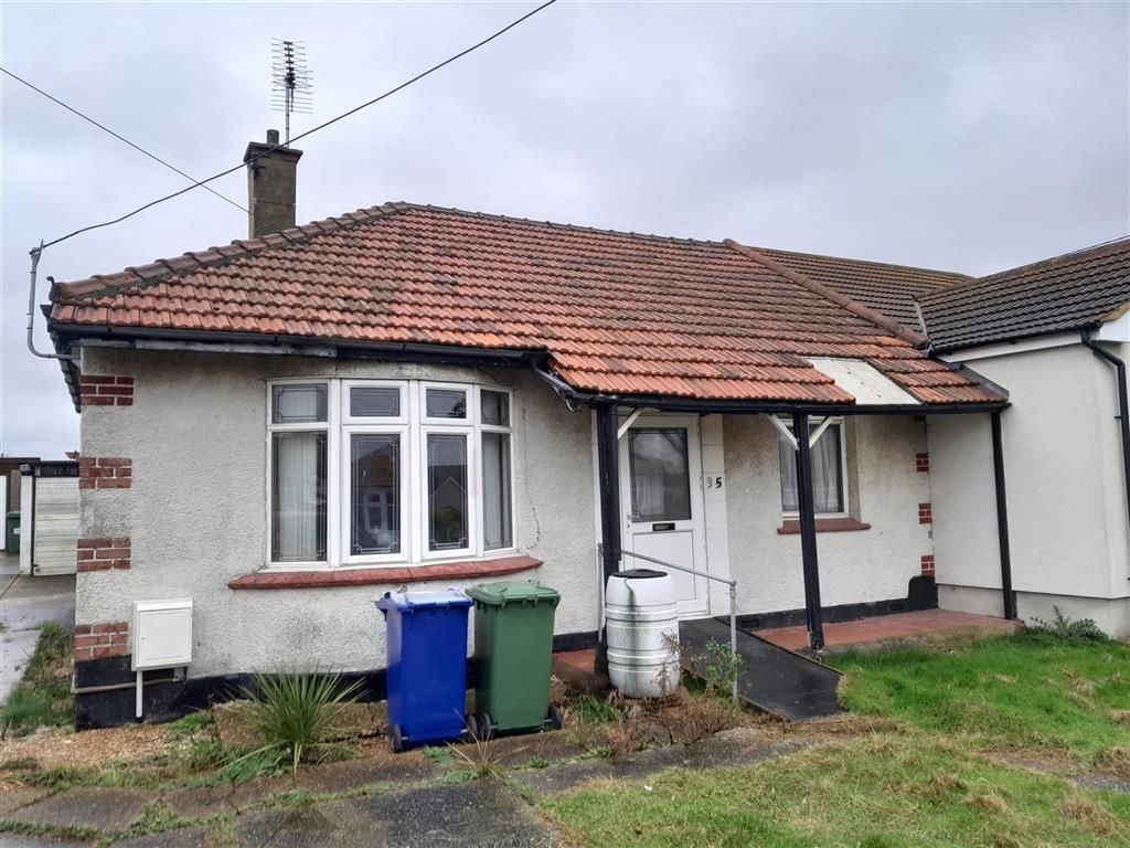 2 bed semidetached bungalow for sale in Giffords Cross Avenue