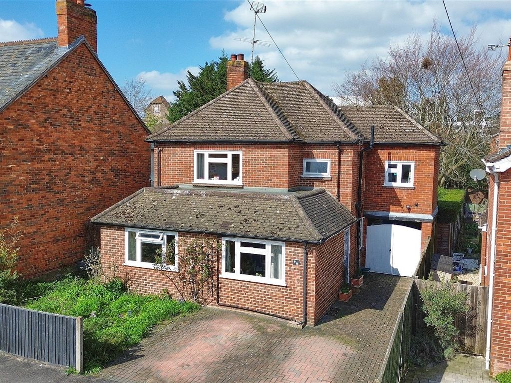 4 bed detached house for sale in Clarence Road, Fleet GU51 Zoopla