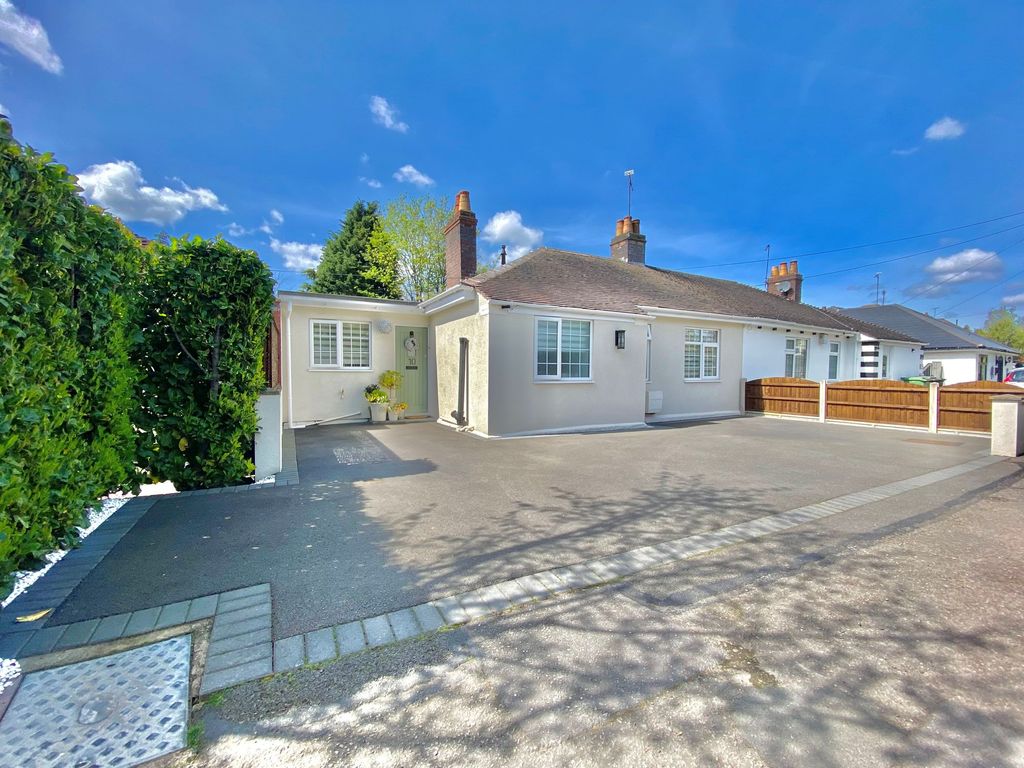 2 bed semidetached bungalow for sale in Quarry Lane, Nuneaton CV11, £