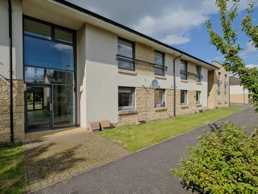 2 bed flat for sale in Station Road, Carluke ML8, £146,000 Zoopla
