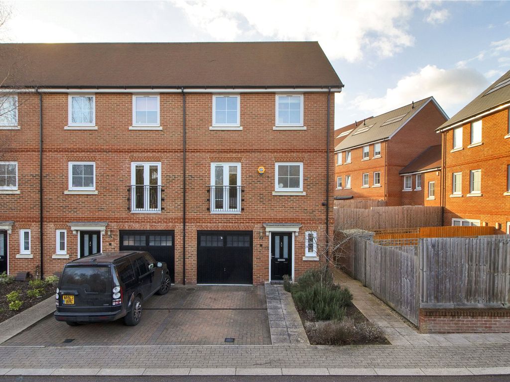 3 bed end terrace house to rent in Yew Tree Road, Dunton Green