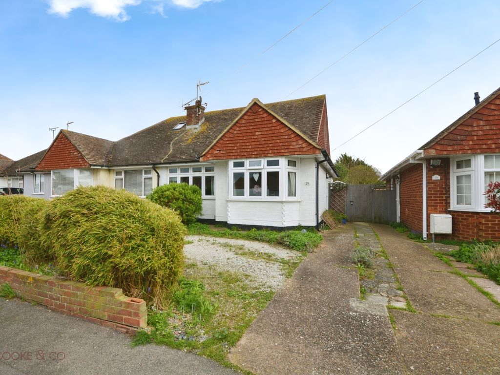 2 bed semidetached bungalow for sale in Vine Close, Ramsgate, Kent