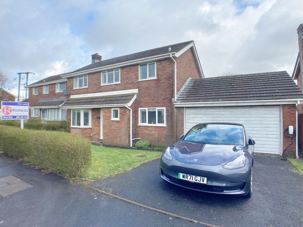 4 bed detached house for sale in Squirrel Walk, Fforest, Pontarddulais