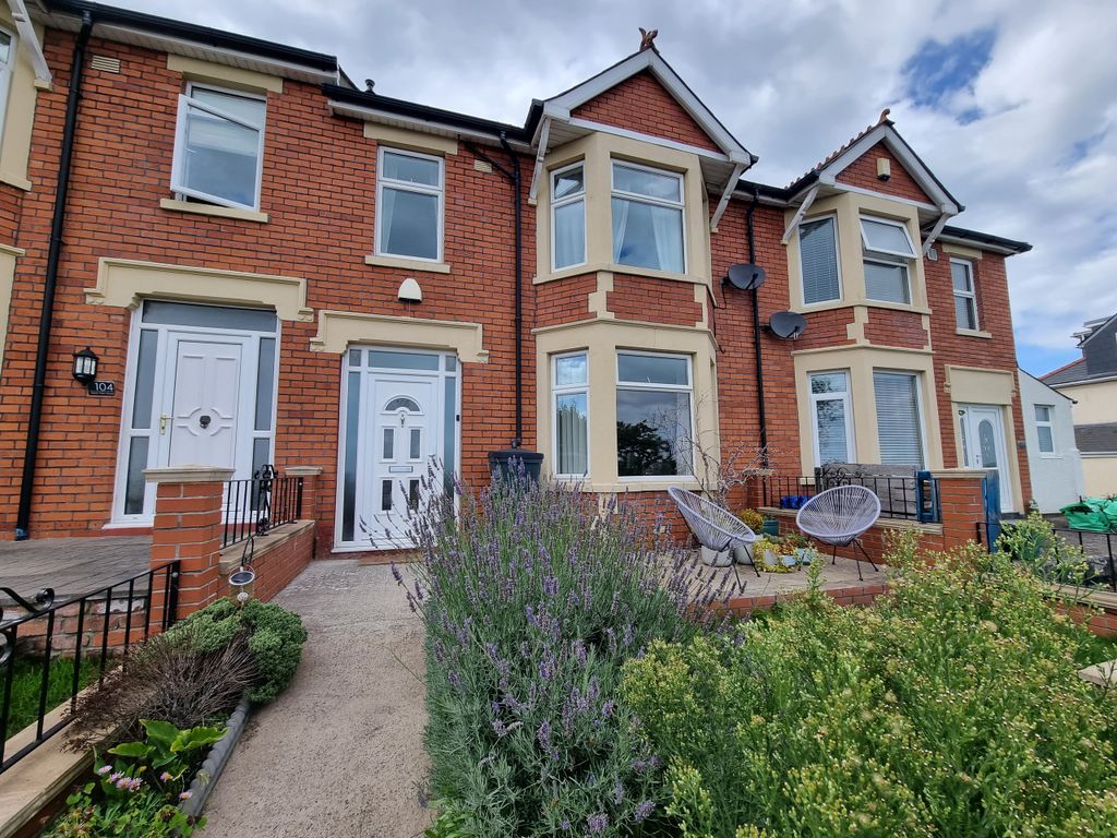3 bed terraced house for sale in Dock View Road, Barry, South