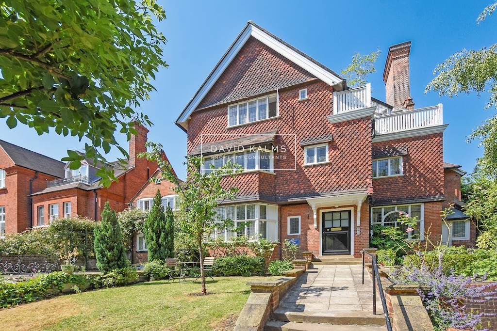 2 bed flat for sale in Frognal, London NW3, £1,399,950 Zoopla