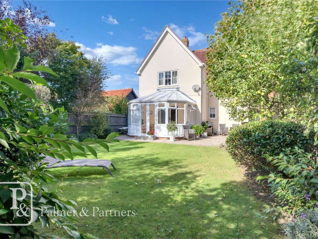 4 bed detached house for sale in Cross Field Way, Boxted, Colchester, Essex CO4, £575,000 Zoopla