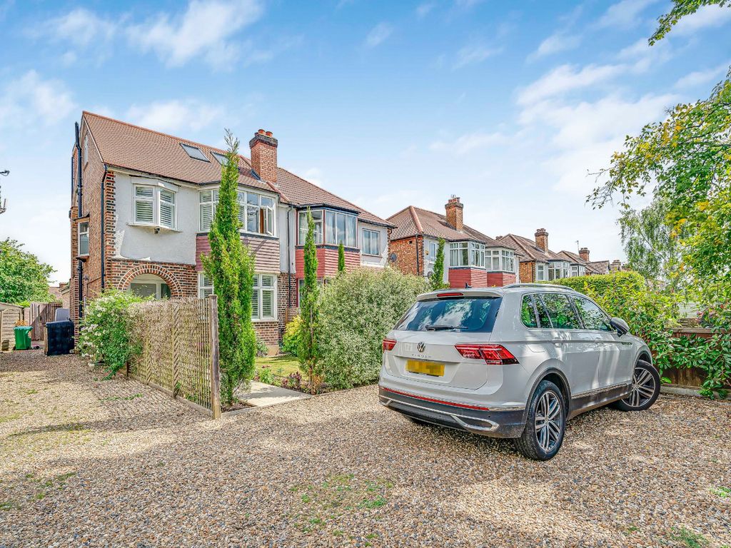 4 bed semidetached house for sale in Sixth Cross Road, Twickenham TW2