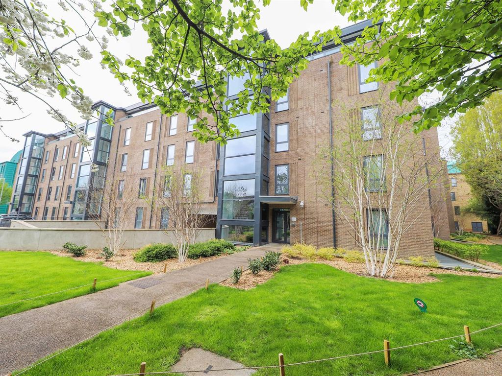 1 bed flat for sale in Rennie Court, Brindley Place, Uxbridge UB8 Zoopla