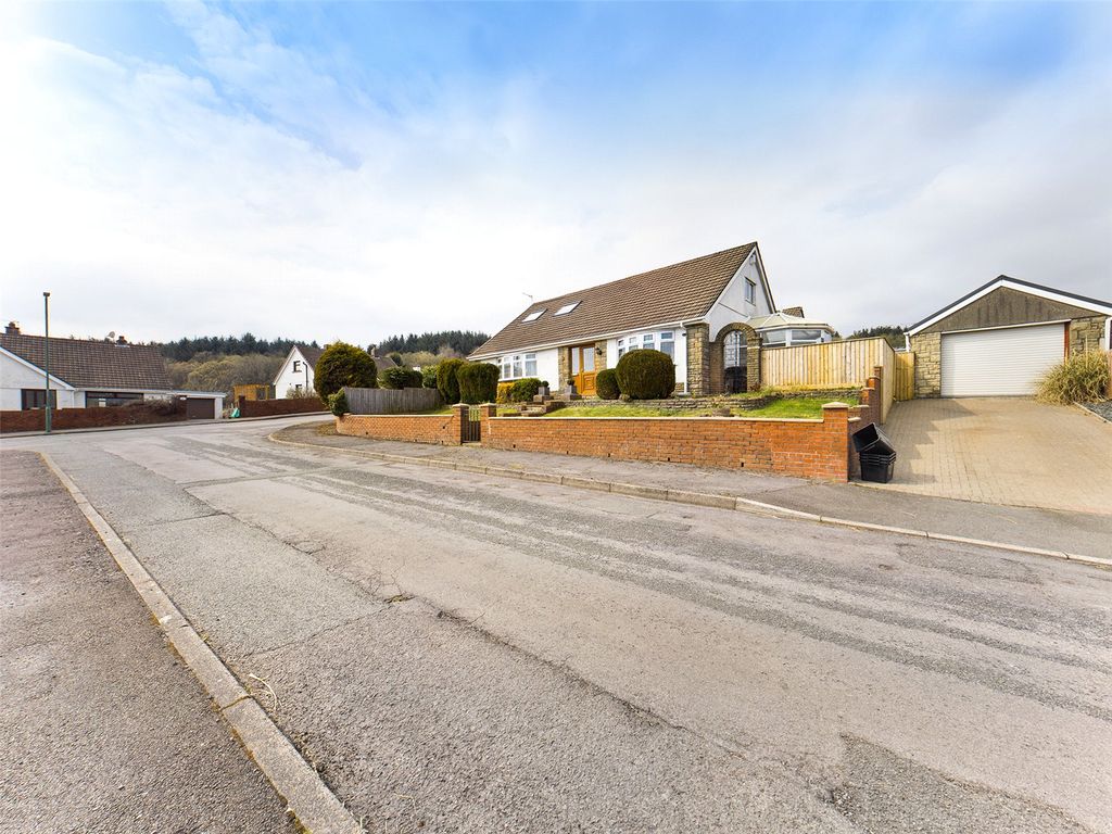 4 bed bungalow for sale in Ivy Close, Rassau, Ebbw Vale, Blaenau Gwent