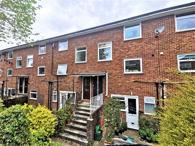 2 bed flat to rent in Freeman Court, Chesham HP5, £1,275 pcm Zoopla