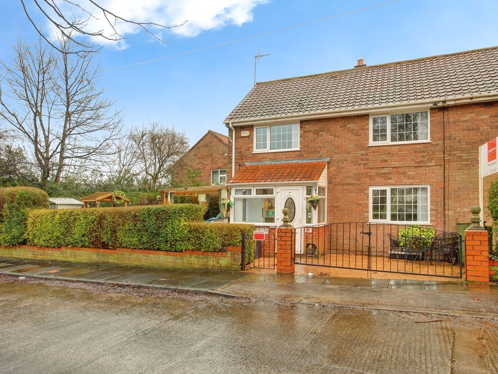 4 bed semidetached house for sale in Anfield Road, Newcastle Upon Tyne