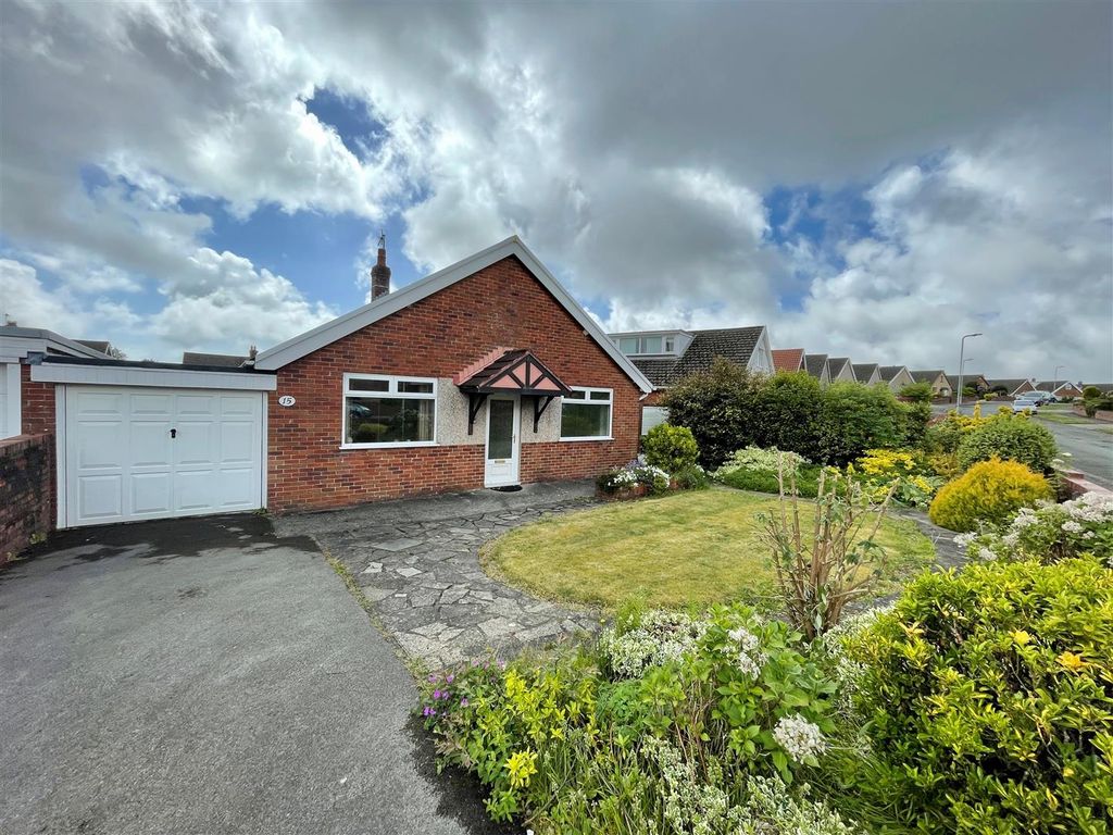 3 bed detached bungalow for sale in Gabalfa Road, Sketty, Swansea SA2
