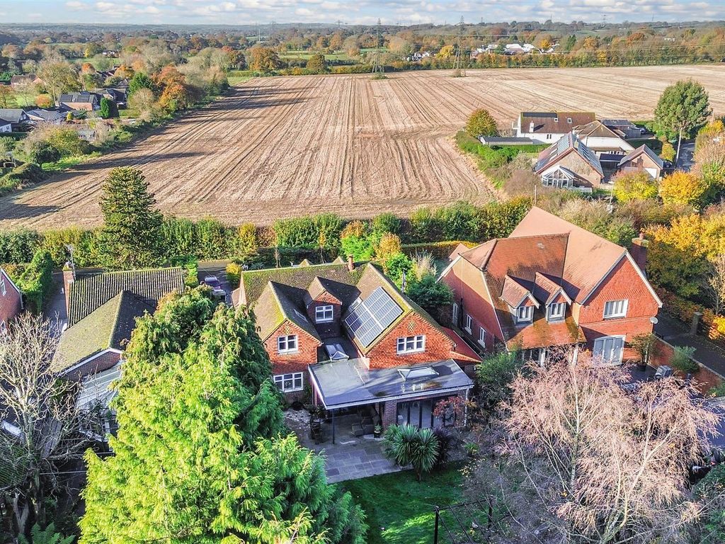 5 bed detached house for sale in Five Heads Road, Catherington