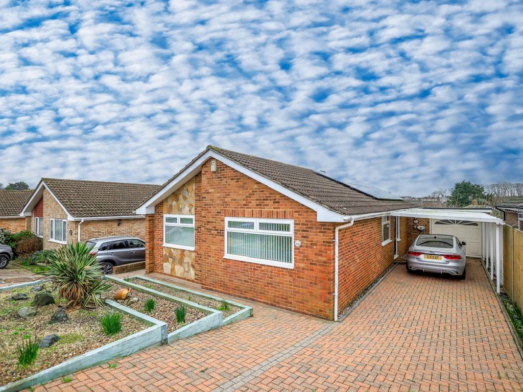 3 bed detached bungalow for sale in Quarry Lane, Seaford BN25, £425,000
