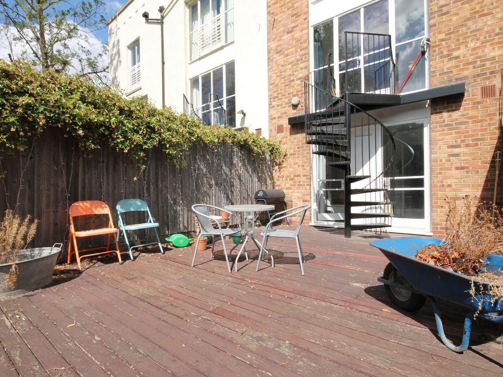 3 bed flat to rent in St Pauls Mews, Camden NW1 Zoopla