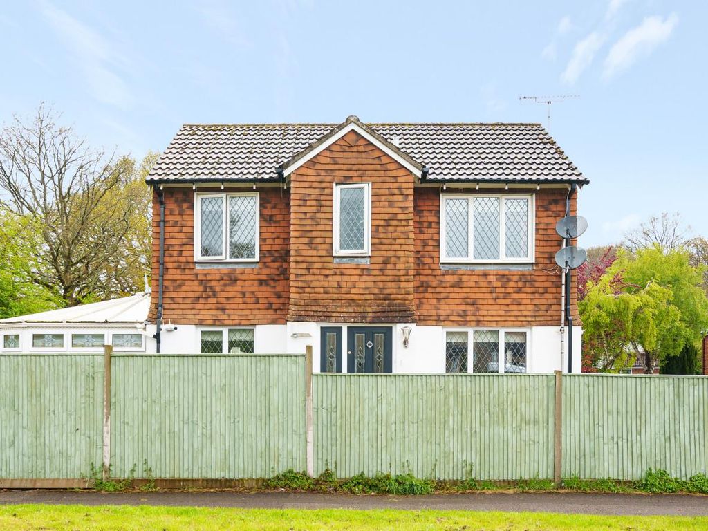 3 bed detached house for sale in Close, Chandler's Ford