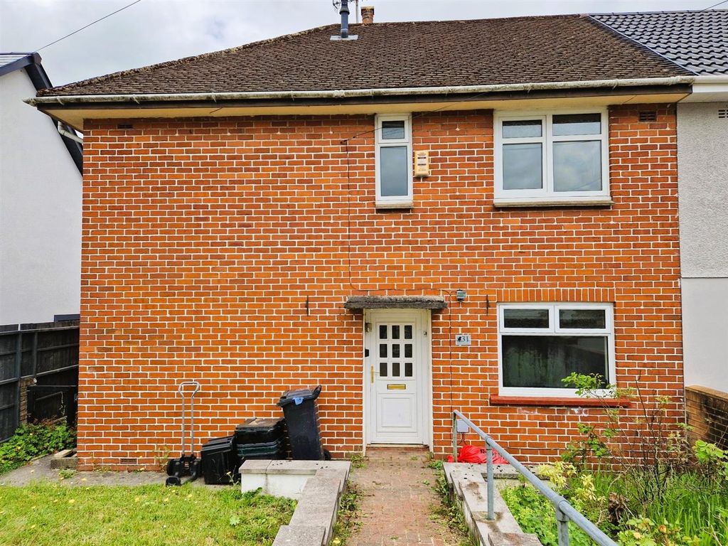 3 bed semidetached house to rent in Maple Crescent, Trefechan, Merthyr