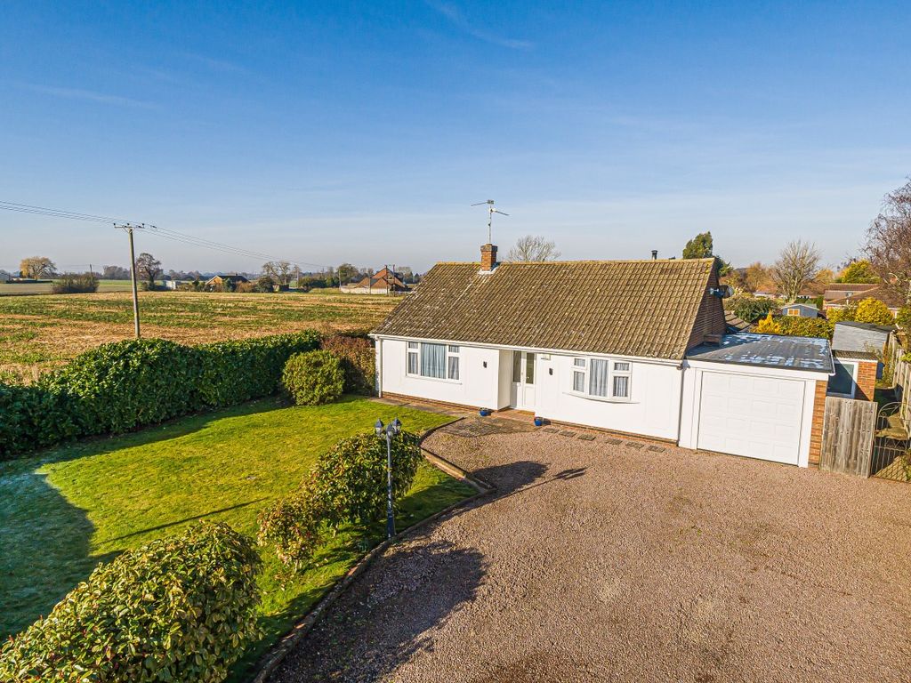 3 bed detached bungalow for sale in Hocklesgate, Fleet, Holbeach