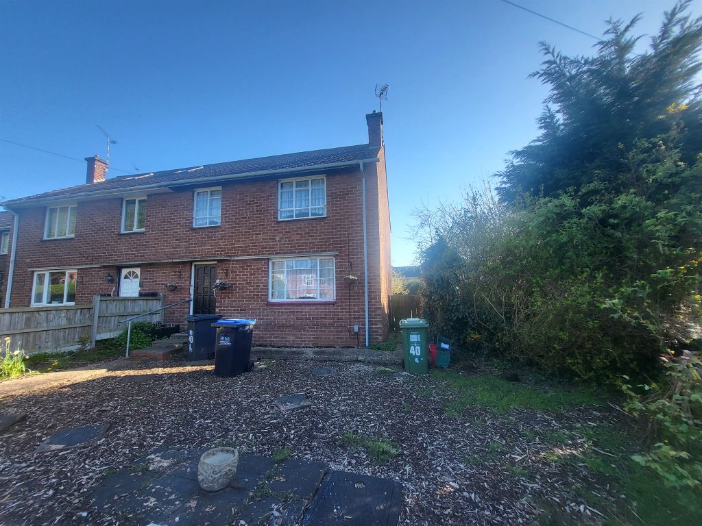 3 bed semidetached house for sale in Southway, Leamington Spa CV31