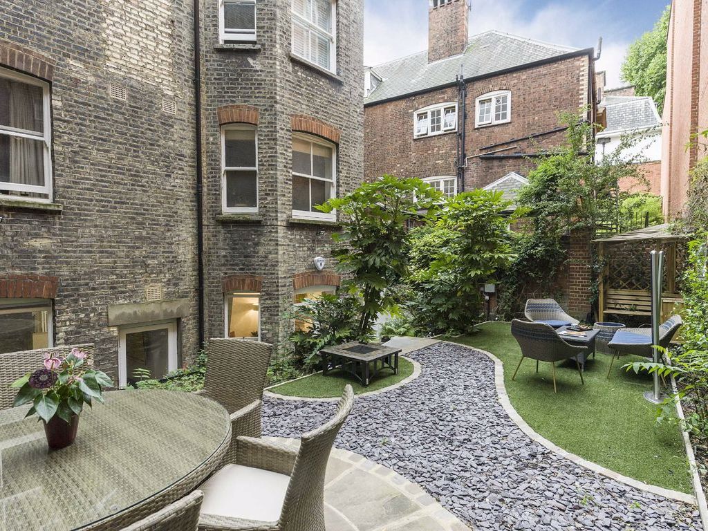 2 bed flat for sale in Tavistock Place, London WC1H, £1,100,000 Zoopla