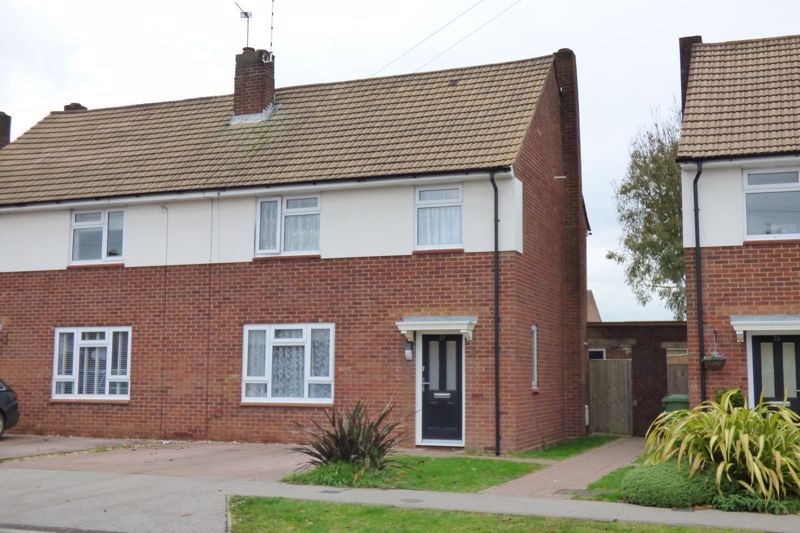 3 bed property to rent in Woodcock Avenue, Walters Ash, High
