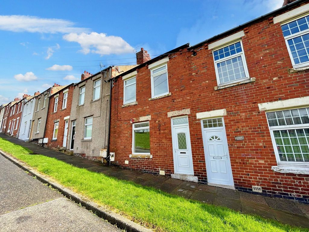 3 bed terraced house to rent in Avon Street, Easington Colliery