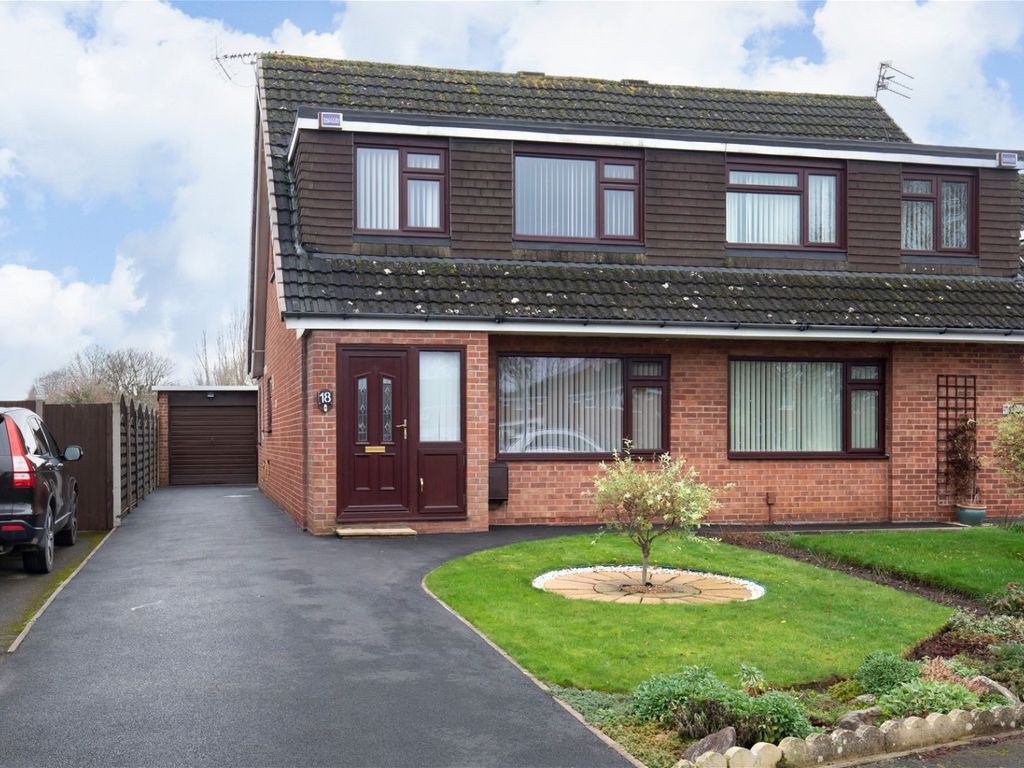 3 bed semidetached house for sale in Thomond Close, Wymans Brook