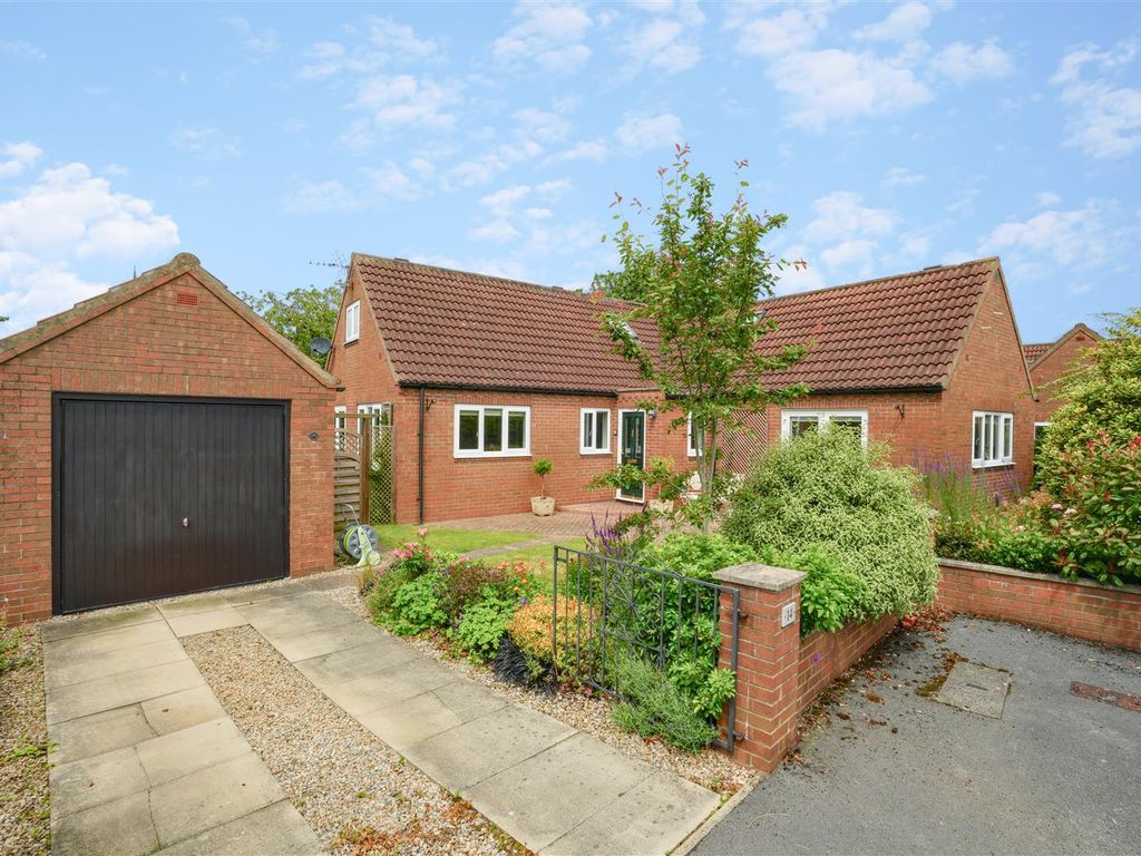 4 bed detached bungalow for sale in Bravener Court, Newton On Ouse, York YO30, £495,000 Zoopla