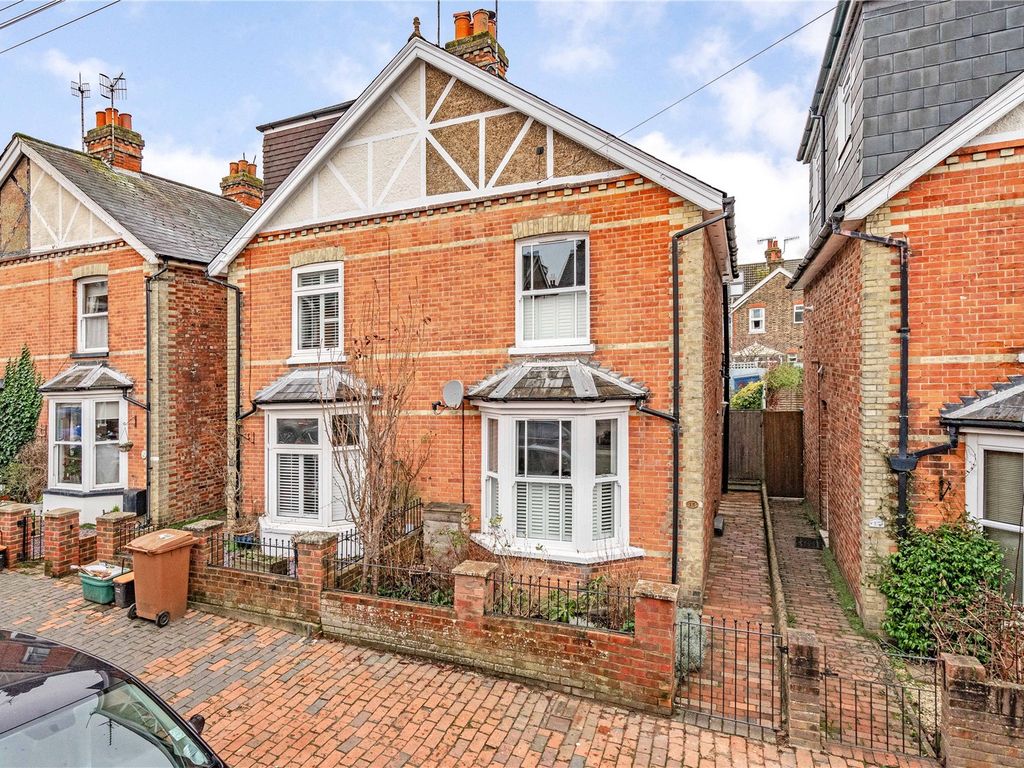 3 bed semidetached house for sale in Hill View Road, Rusthall, Kent